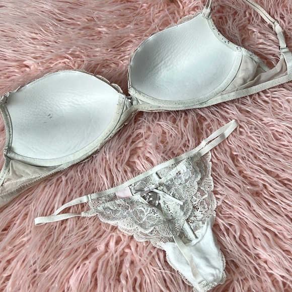 Victoria’s Secret Lingerie Set - Picture 4 of 9